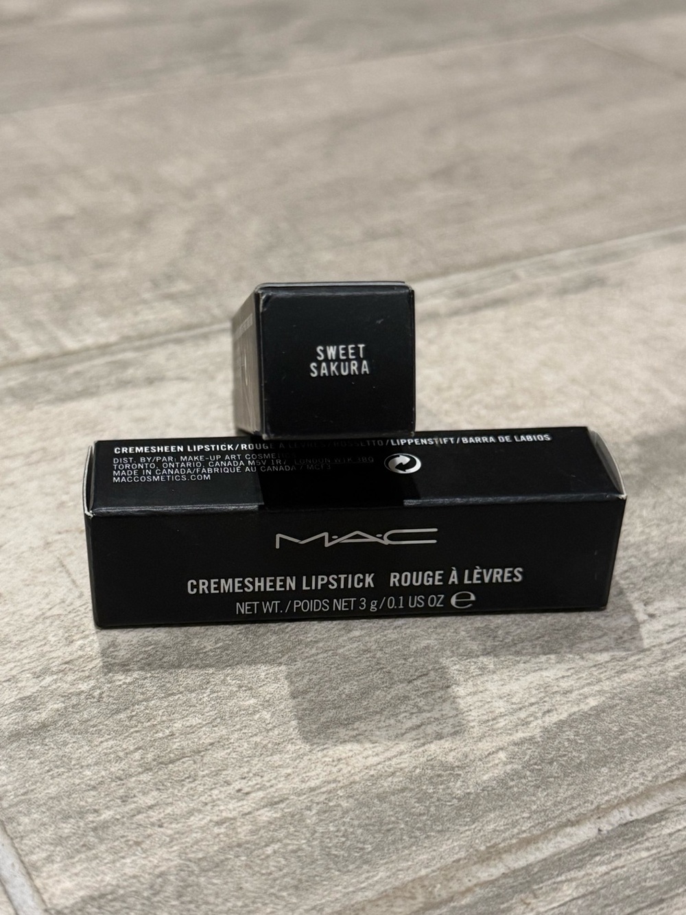 NEW MAC - SWEET SAKURA CREMESHEEN Fullsize LIPSTICK Lip stick Cosmetics AA6 Red